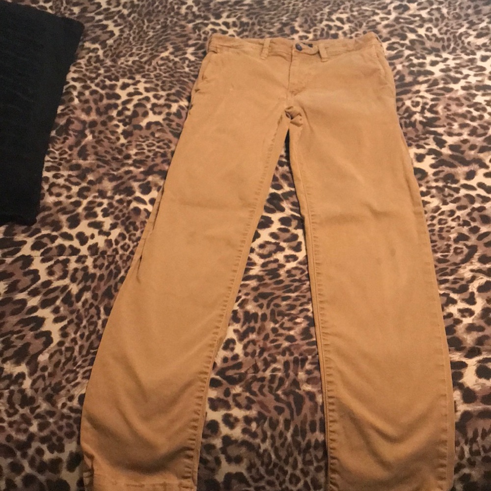 American Eagle men’s khakis.